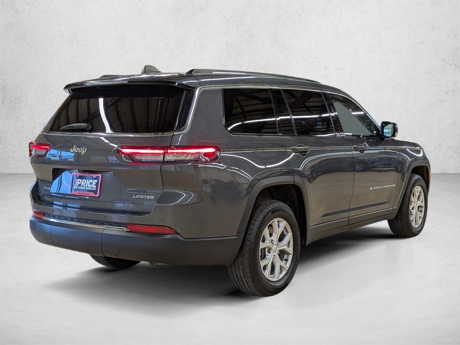 Used 2023 Baltic Gray Metallic Clearcoat Jeep Limited image 5