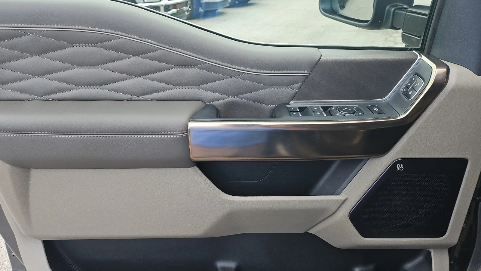 New 2026 Carbonized Gray Metallic Ford Platinum 4WD image 6