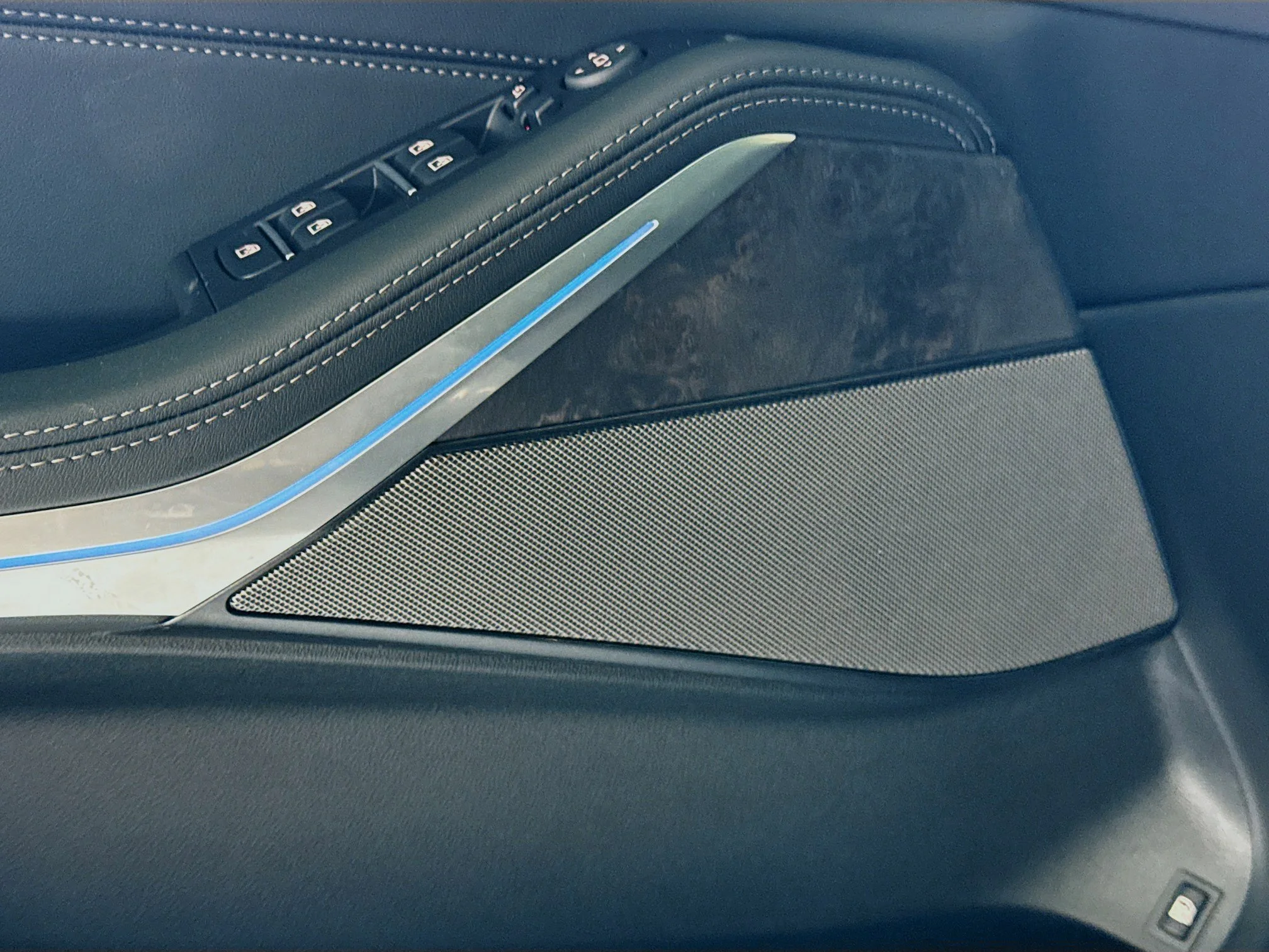 2026 BMW X5 50e - Photo 24