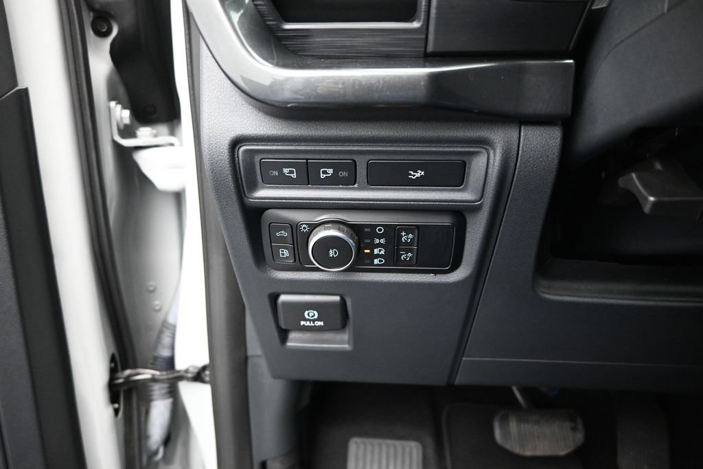 Used 2023 White Ford XLT image 12