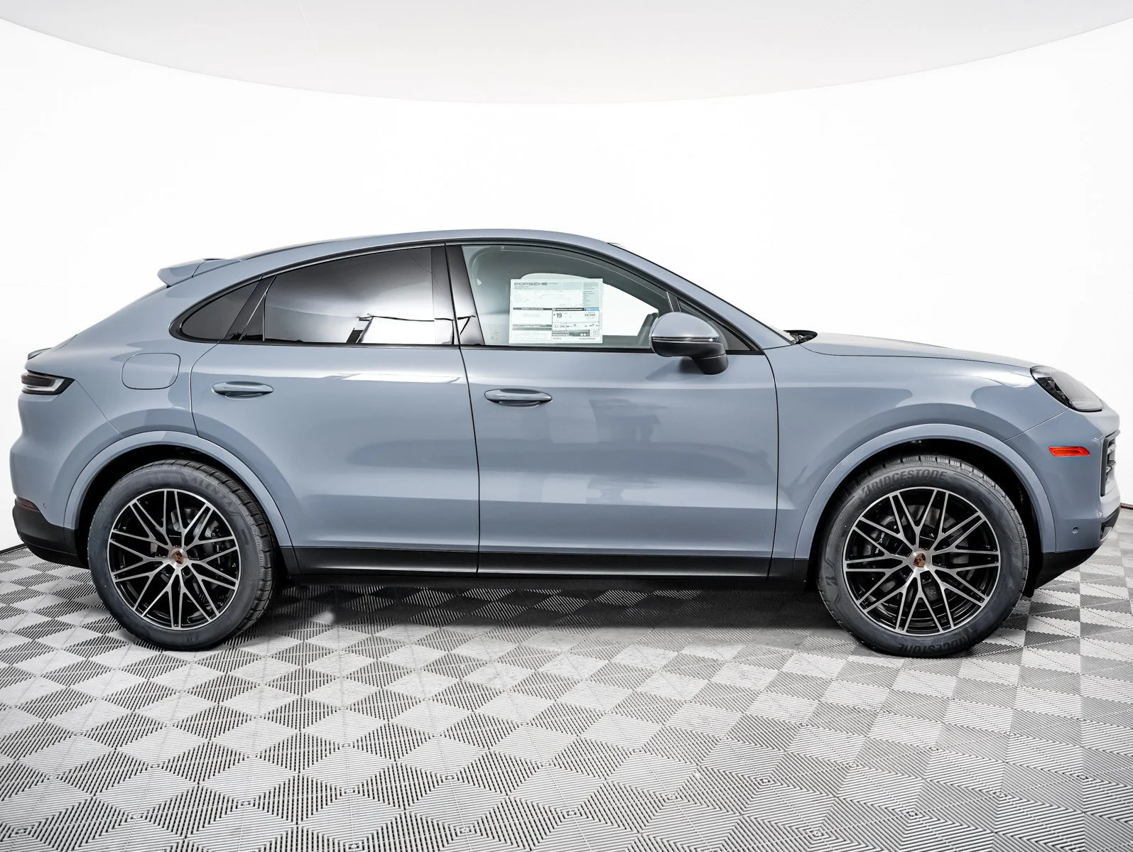 New 2026 ARCTIC GREY Porsche Coupe image 9