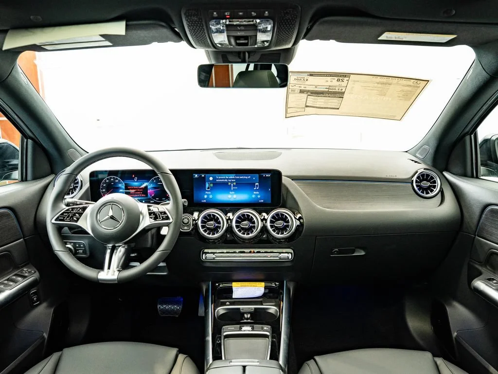 New 2026 Cirrus Silver Metallic Mercedes-Benz GLA 250 image 4