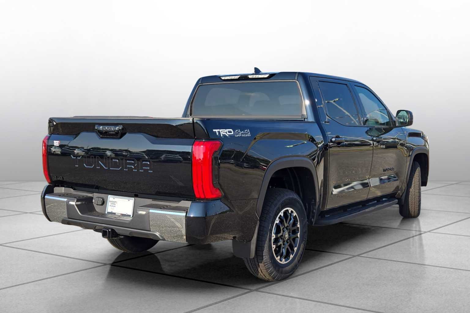 New 2026 Midnight Black Metallic Toyota SR5 image 17