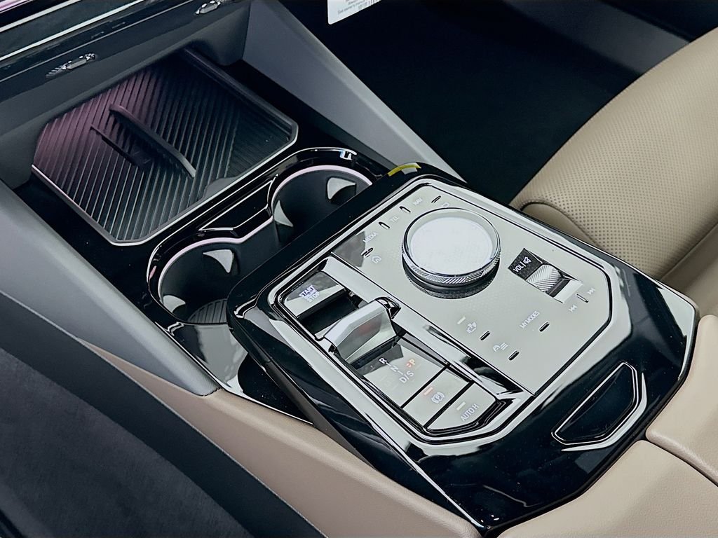 New 2027 Mineral White Metallic BMW 550e xDrive image 15