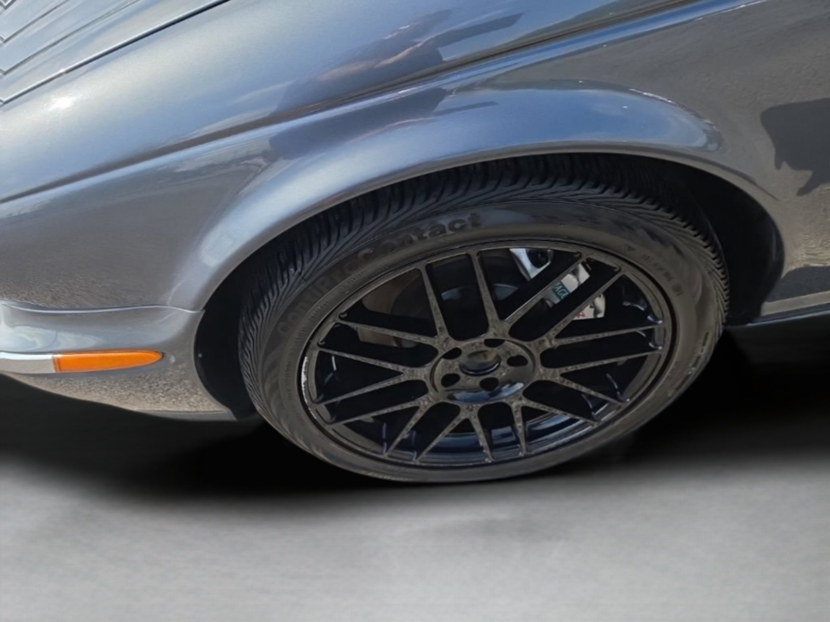 Used 2004  Jaguar XJR image 32