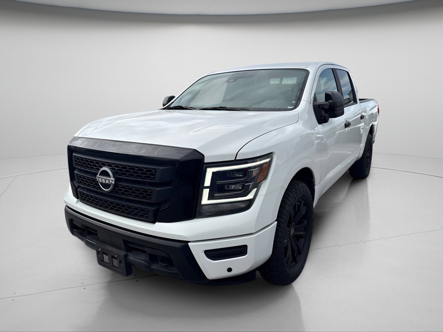 Used 2023 Glacier White Nissan SV image 14