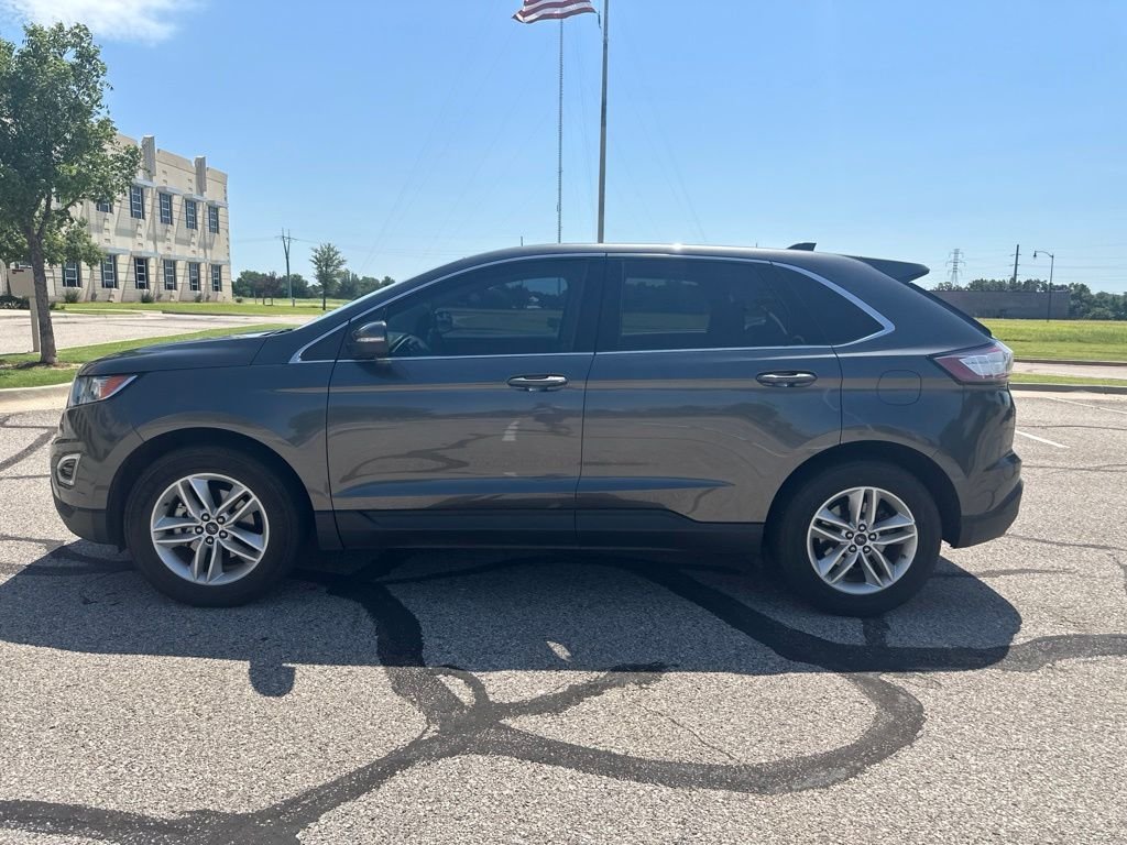 Used 2017 Gray Ford SEL image 9