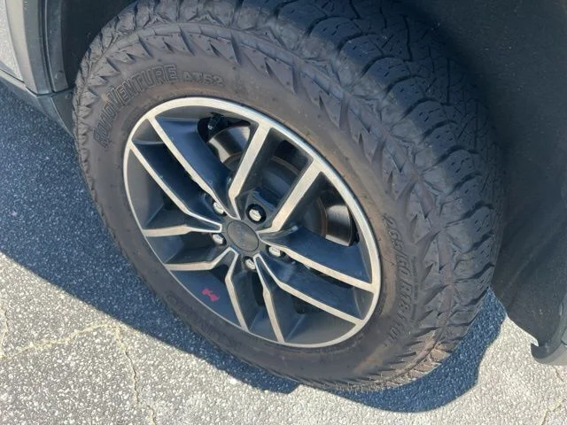Used 2019 Gray Jeep Trailhawk image 9
