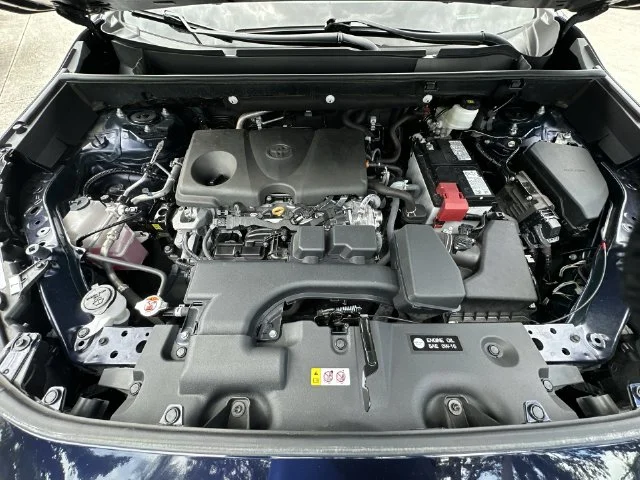 2025 Toyota RAV4 XLE - Photo 27