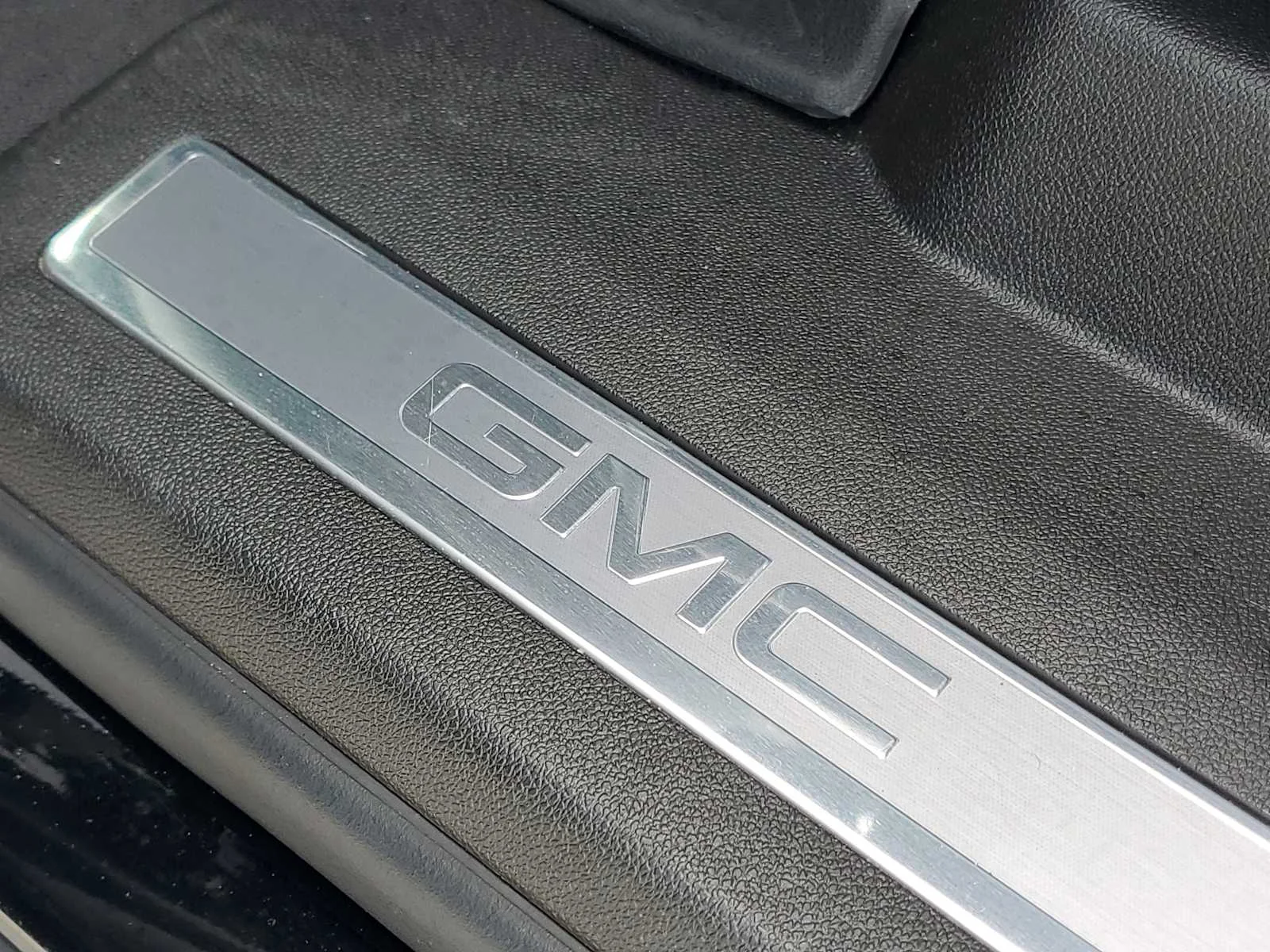 Used 2021 ONYX BLACK GMC SLT image 14