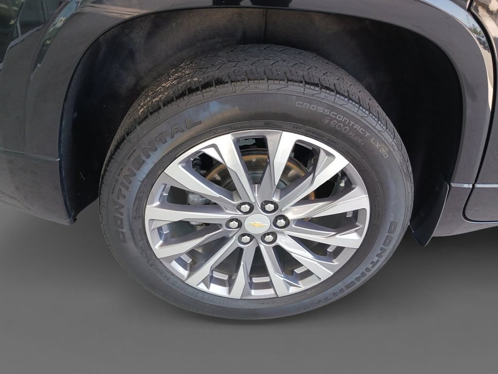 Used 2022 Mosaic Black Metallic Chevrolet Premier image 10