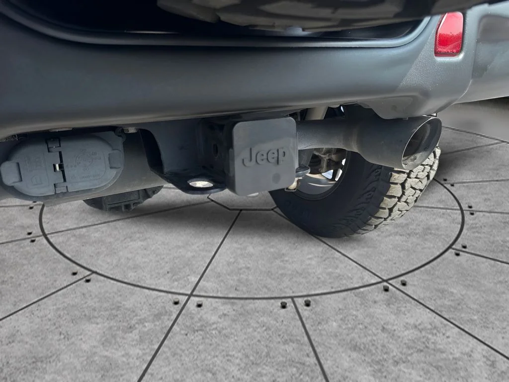 Used 2018 White Jeep Unlimited Rubicon image 27