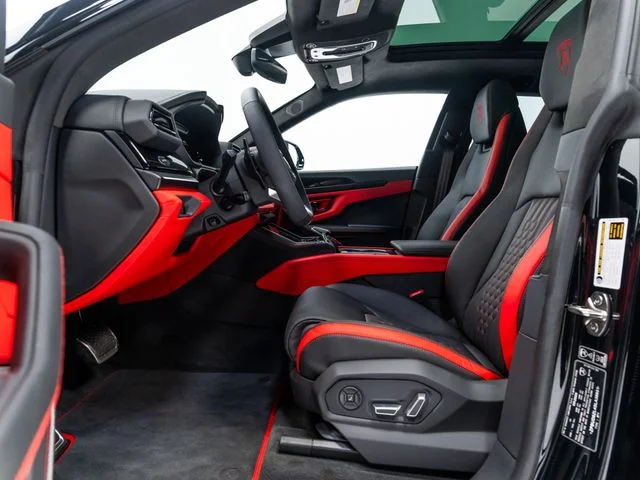 Used 2025 Black Lamborghini SE image 10