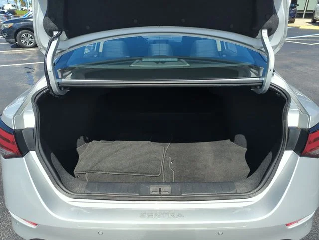 Used 2023 Silver Nissan S image 19