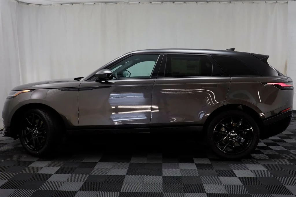 New 2026 Gray Land Rover Dynamic SE image 5