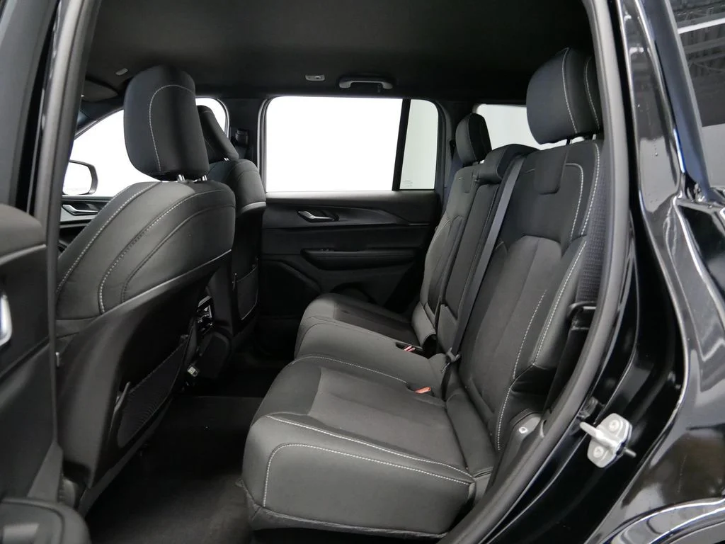 2025 Jeep Grand Cherokee Laredo - Photo 9