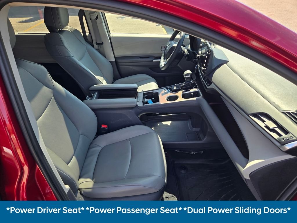 2023 Toyota Sienna XLE - Photo 11