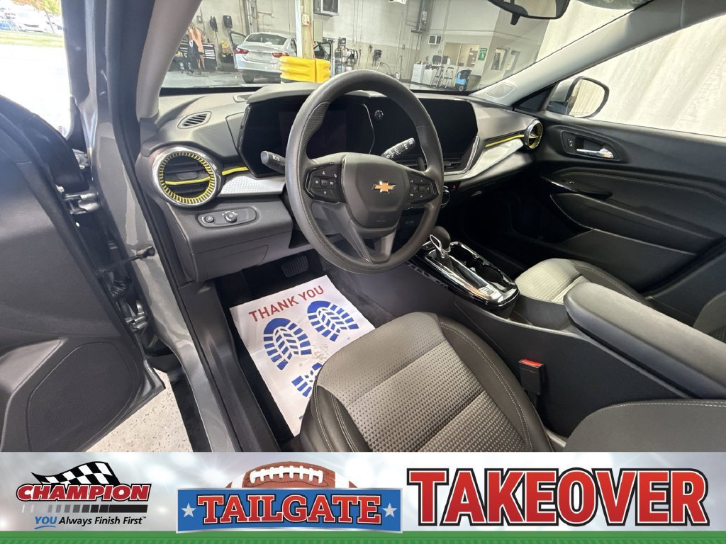 2024 Chevrolet Trax LT - Photo 13