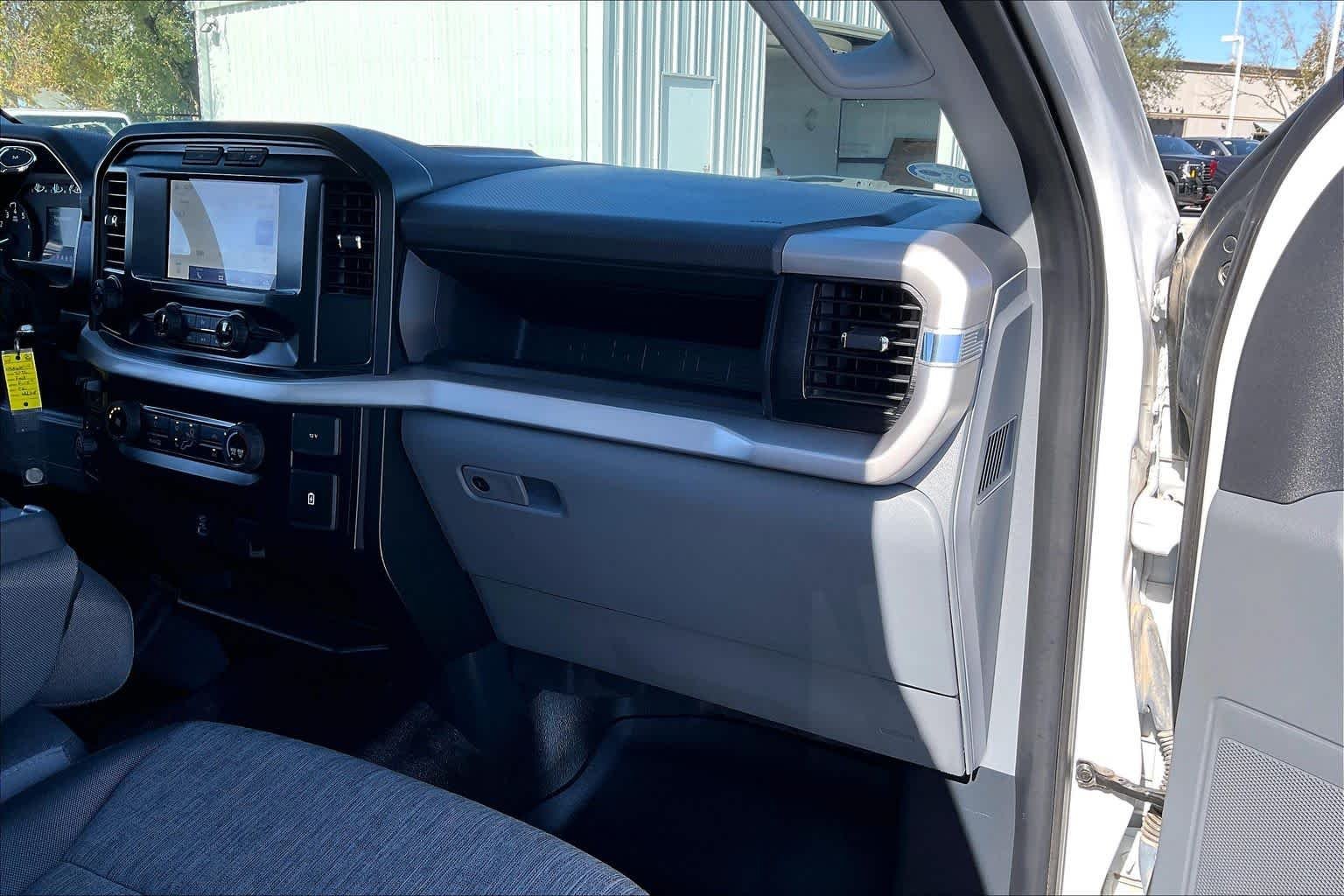 Used 2022 Oxford White Ford XL image 42