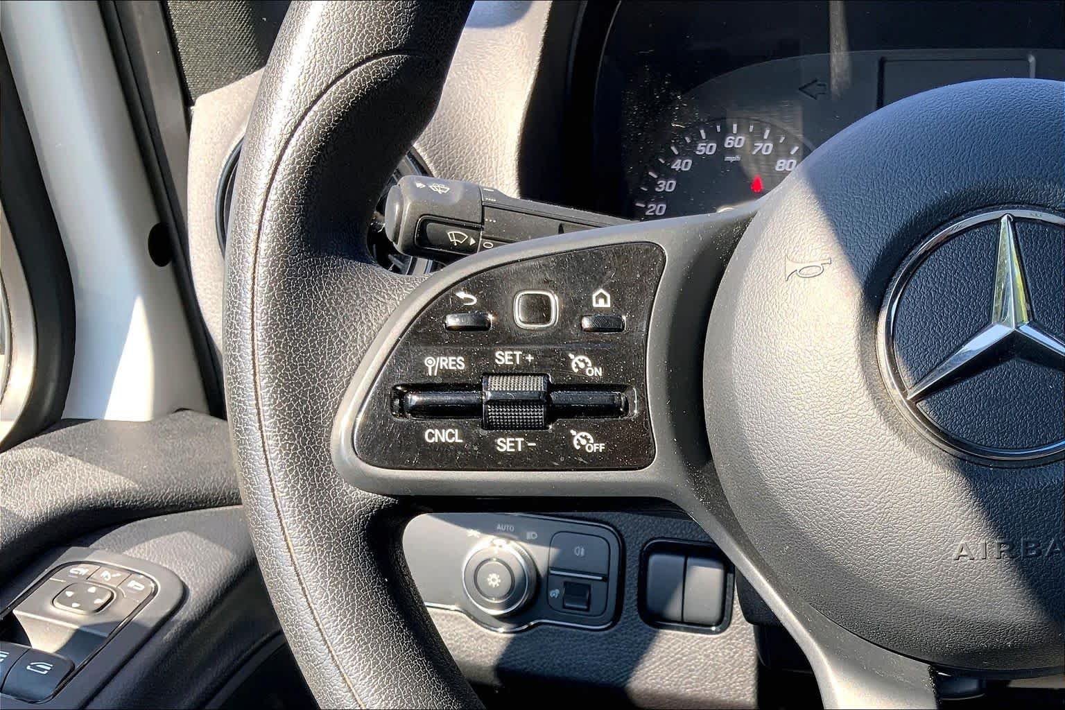 Used 2022 Arctic White Mercedes-Benz  image 25