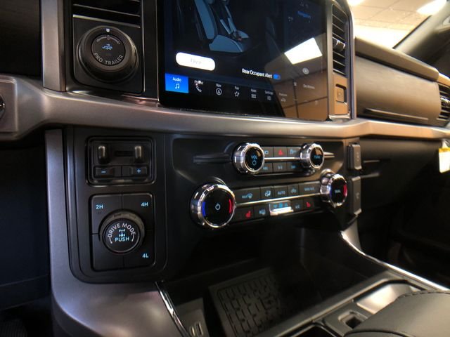 New 2026 Oxford White Ford XLT image 17