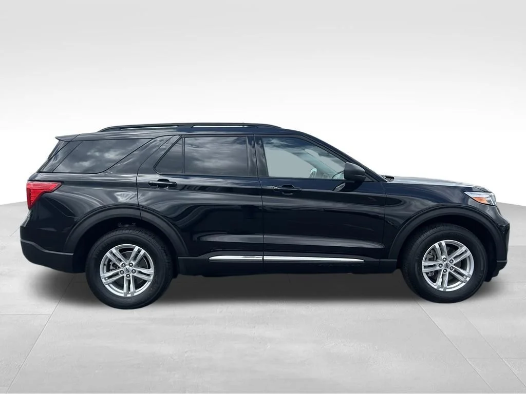 Certified Used 2024 Black Metallic Ford XLT image 6