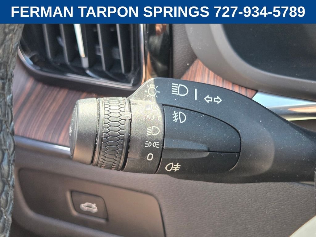 Certified Used 2023 Crystal White Volvo Plus image 34