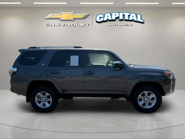 Used 2022 Gray Toyota SR5 image 6