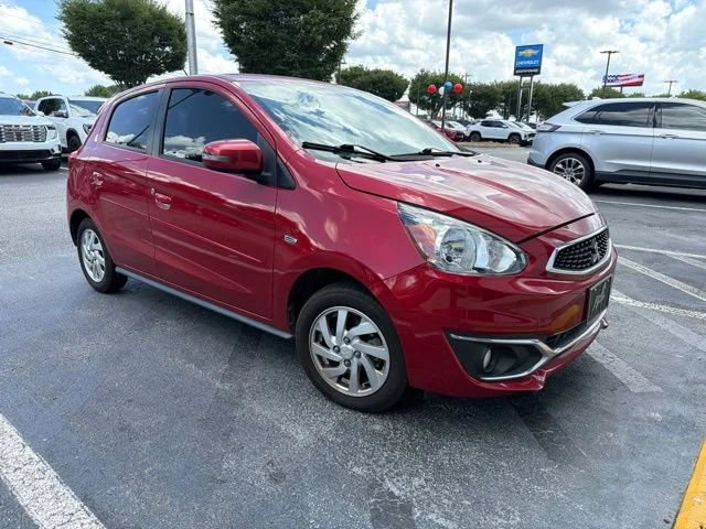 Used 2017 Red Mitsubishi SE image 1
