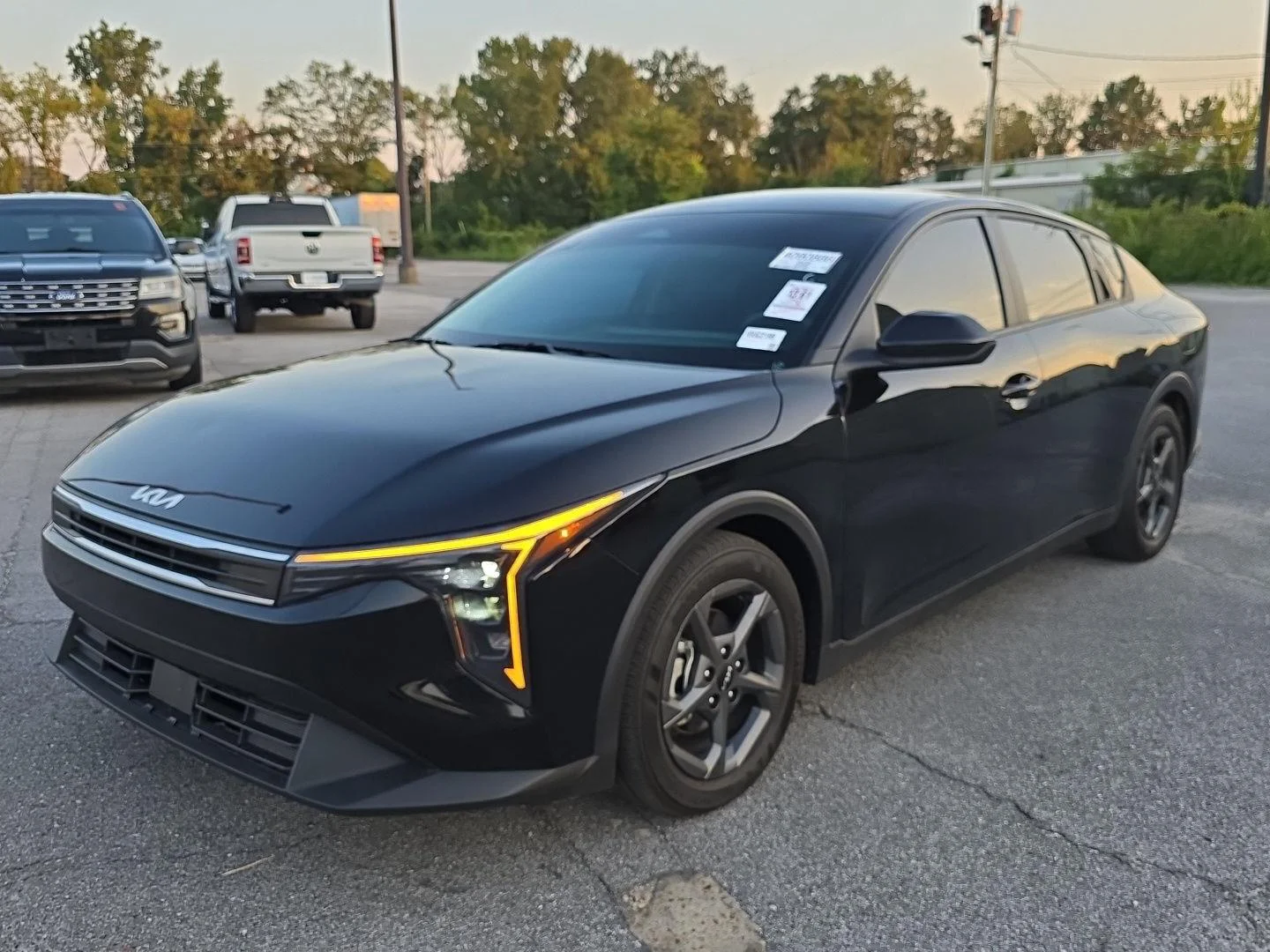 Used 2026 Aurora Black Pearl Kia LXS image 7