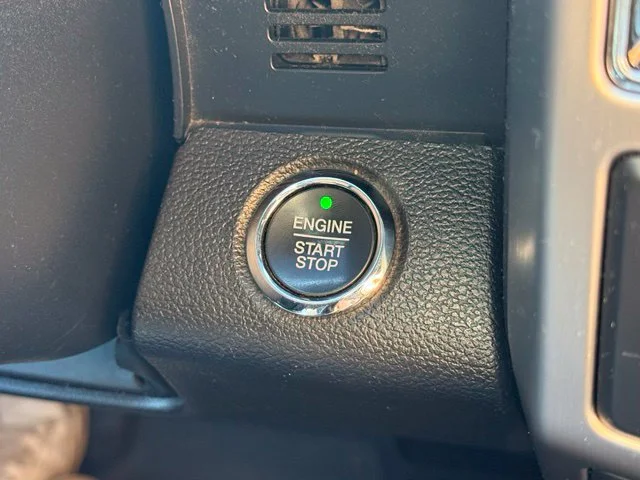 Used 2018 White Ford Platinum image 19