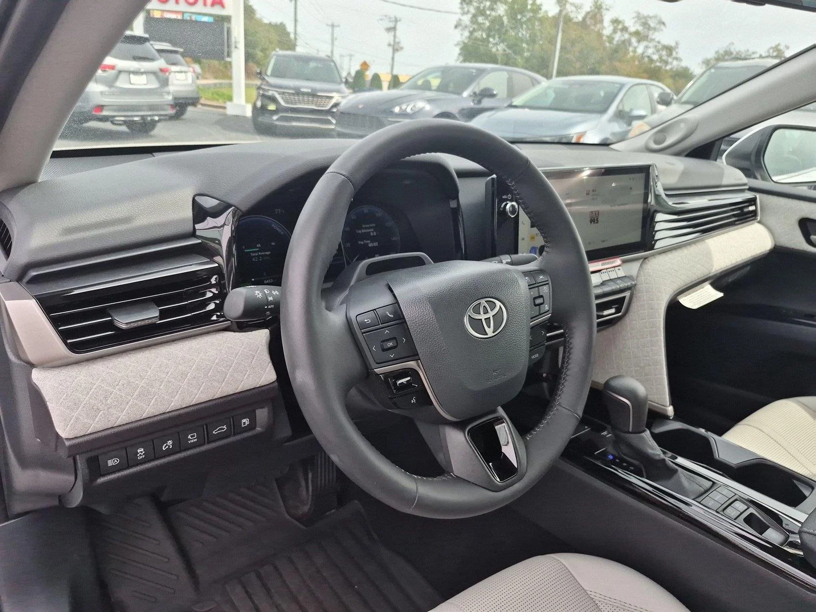Used 2026 Wind Chill Pearl Toyota XLE image 18