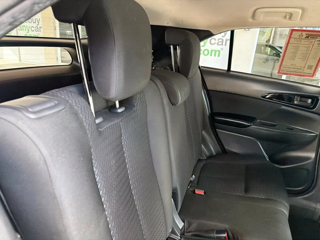Used 2020 White Mitsubishi ES image 22