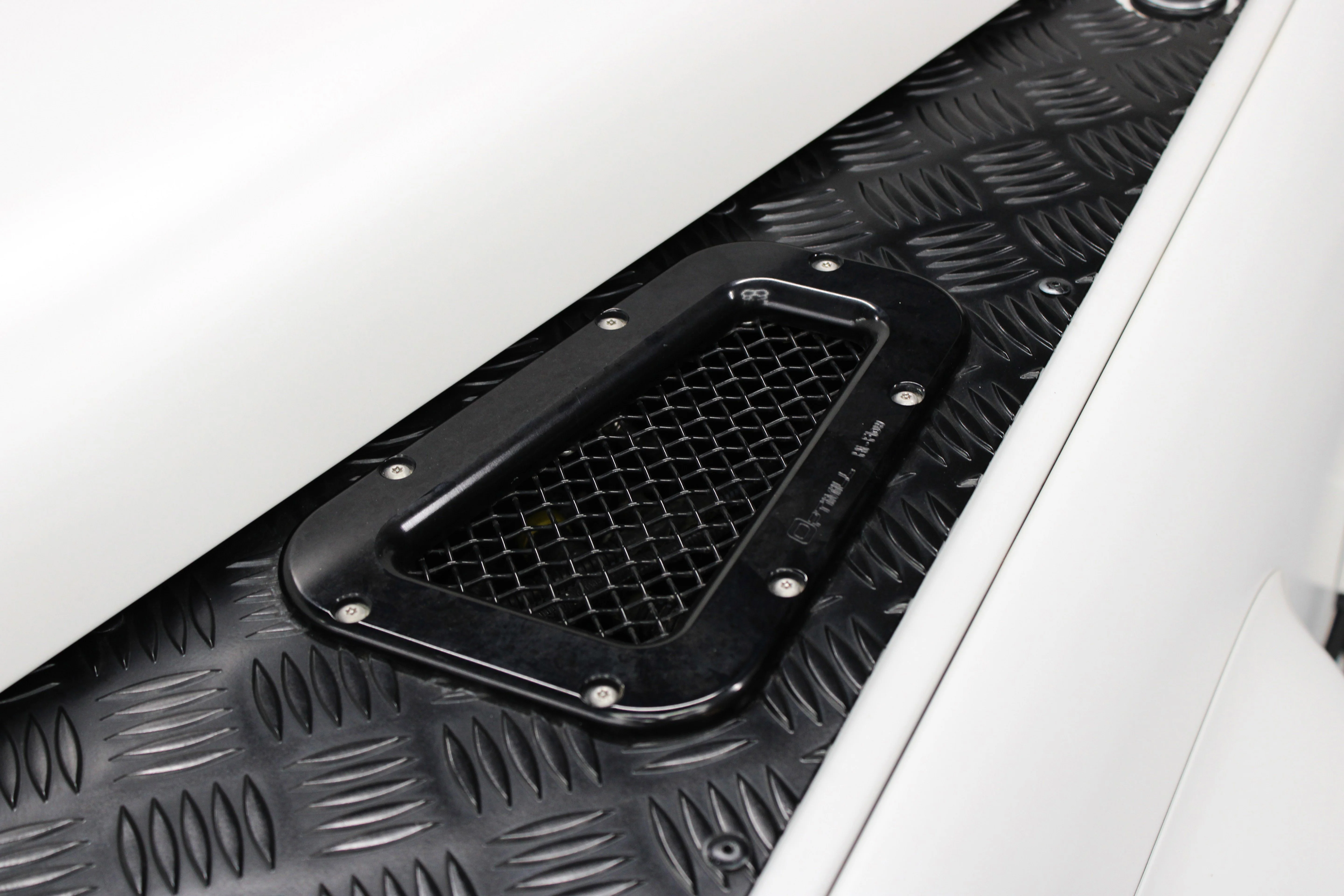 Used 1986 Lamborghini White Land Rover  image 39
