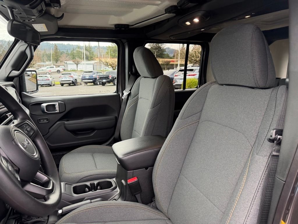 New 2026 Granite Crystal Metallic Clearcoat Jeep Sport image 15