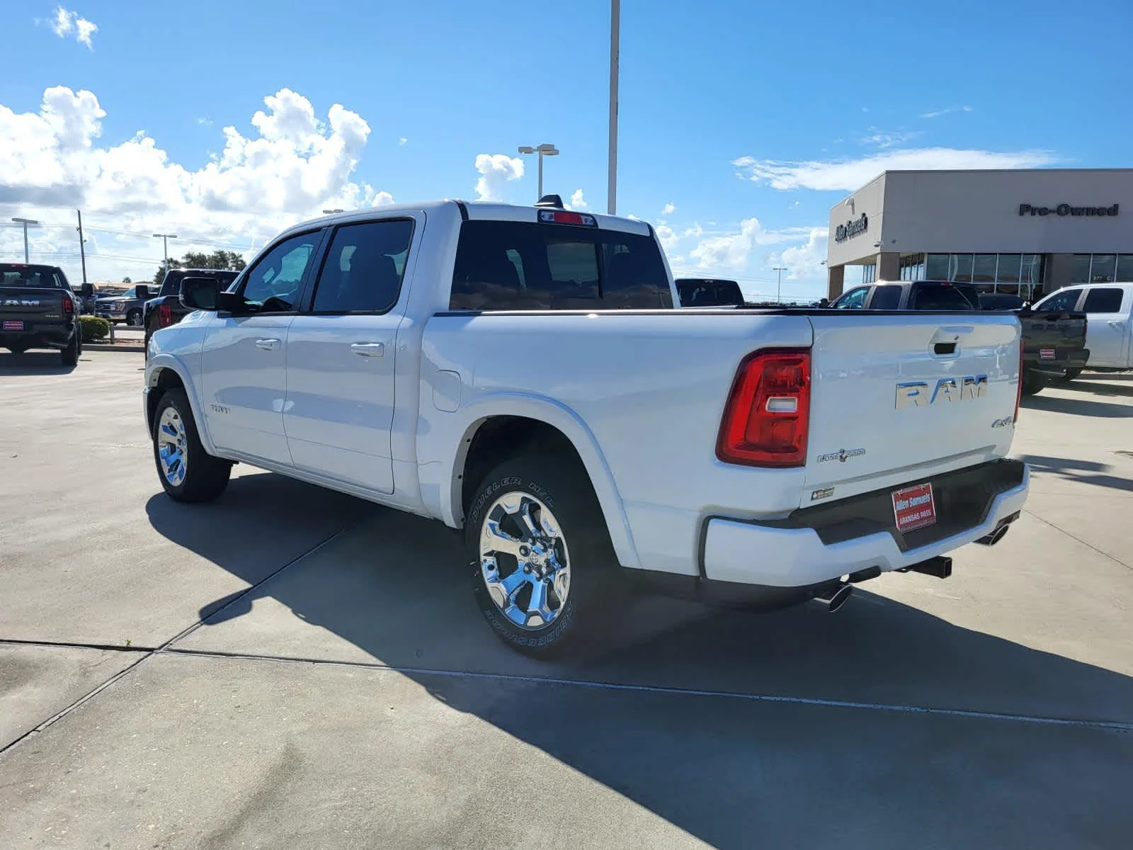 New 2026 Bright White Clear-Coat Exterior Paint RAM Lone Star image 3