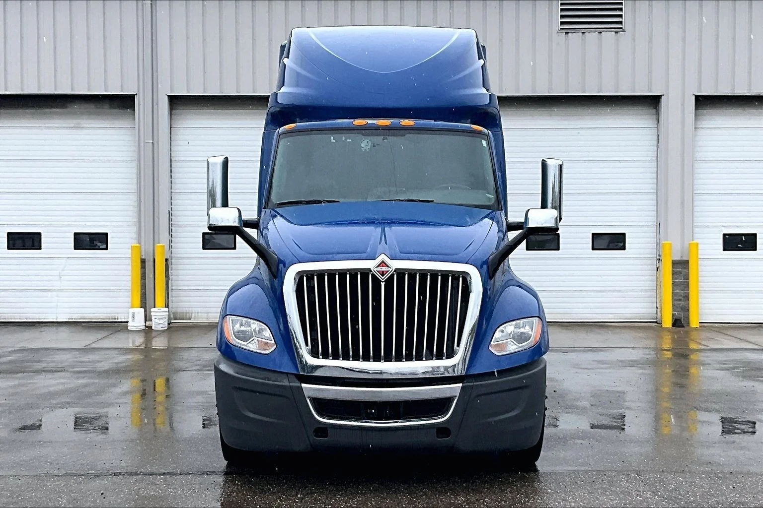 Used 2022 BLUE DARK International  image 4