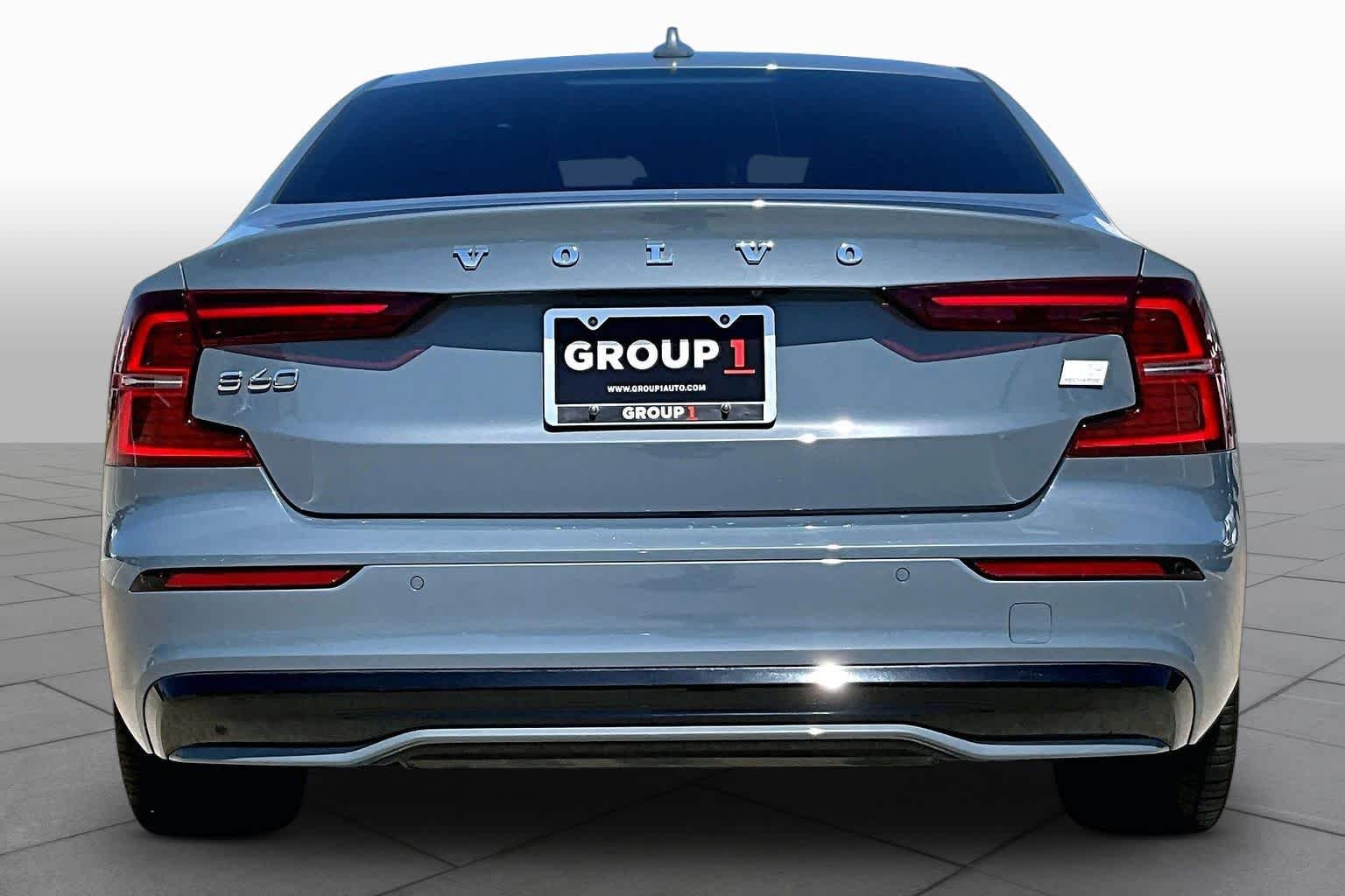 Used 2024 Thunder Grey Metallic Volvo Ultimate Dark Theme image 5