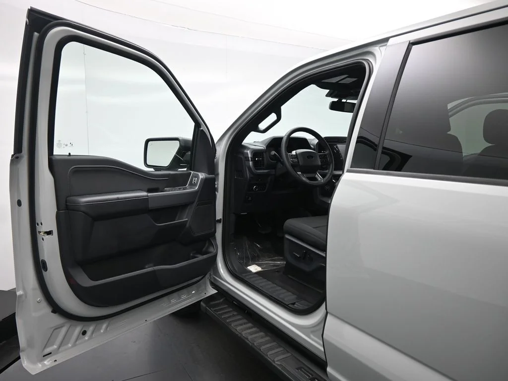 New 2026 Avalanche Ford XLT image 8