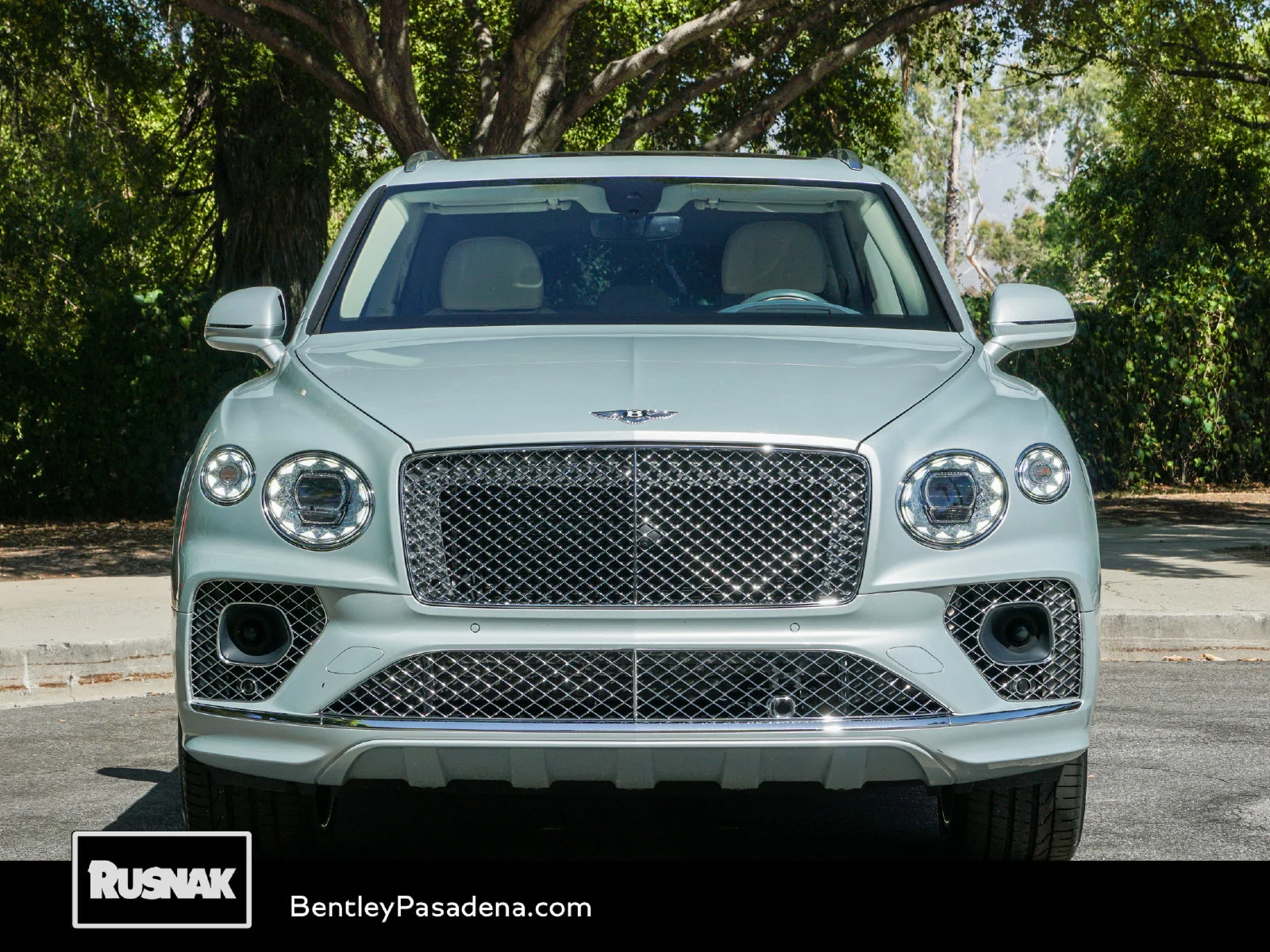 Certified Used 2023 Breeze by Mulliner Bentley Azure image 10
