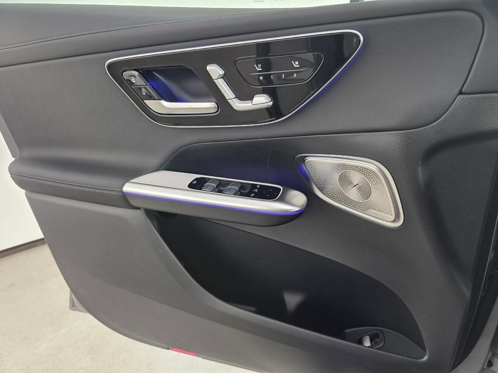 New 2026 MANUFAKTUR Alpine Grey Mercedes-Benz GLC 300 image 30