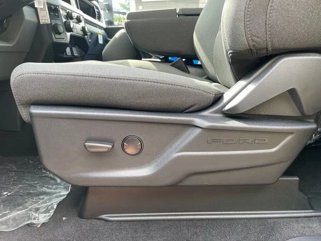 New 2026 CARBONIZED GRAY Ford XLT image 17