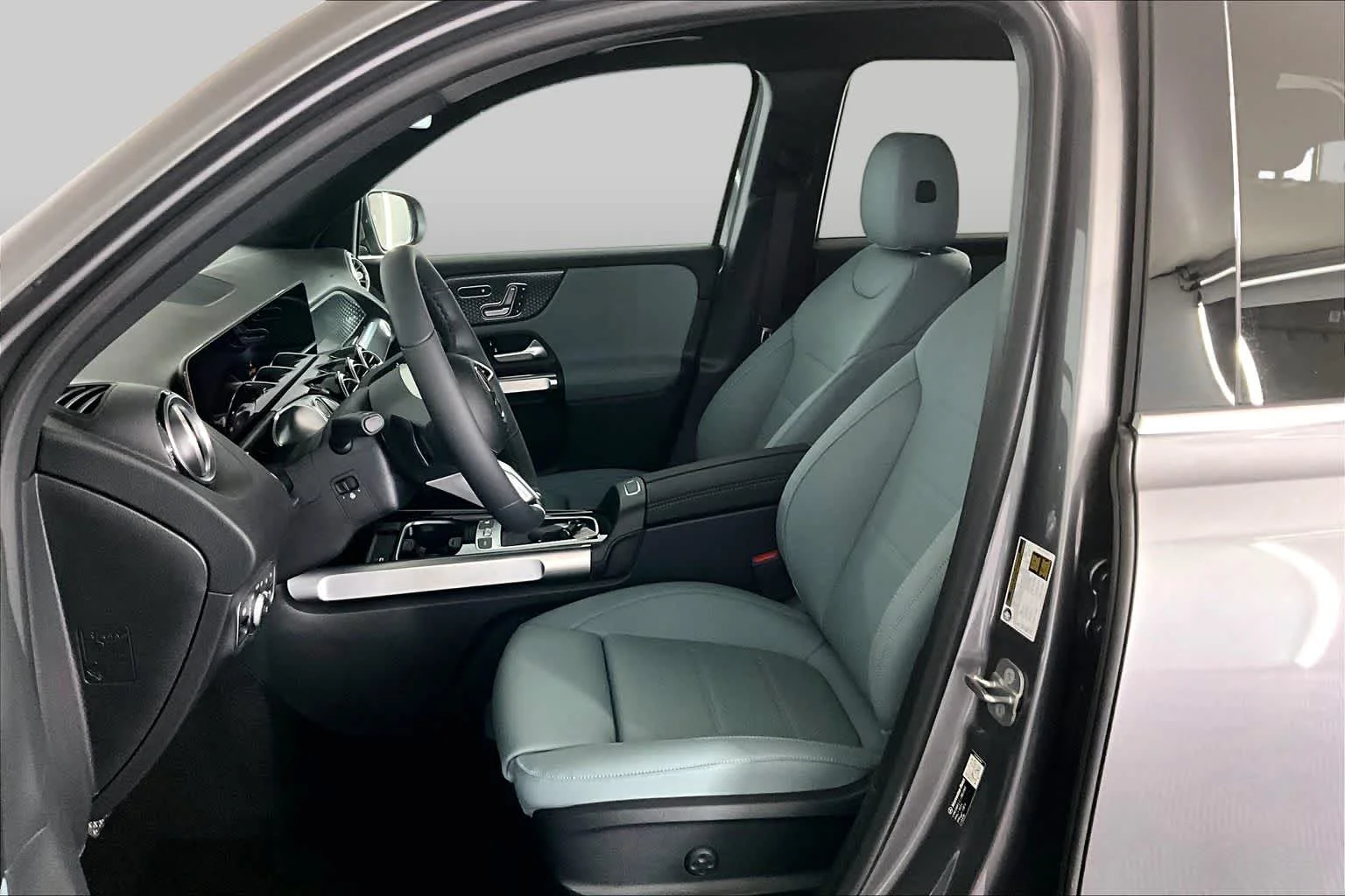 New 2026 Mountain Grey Metallic Mercedes-Benz GLB 250 image 14