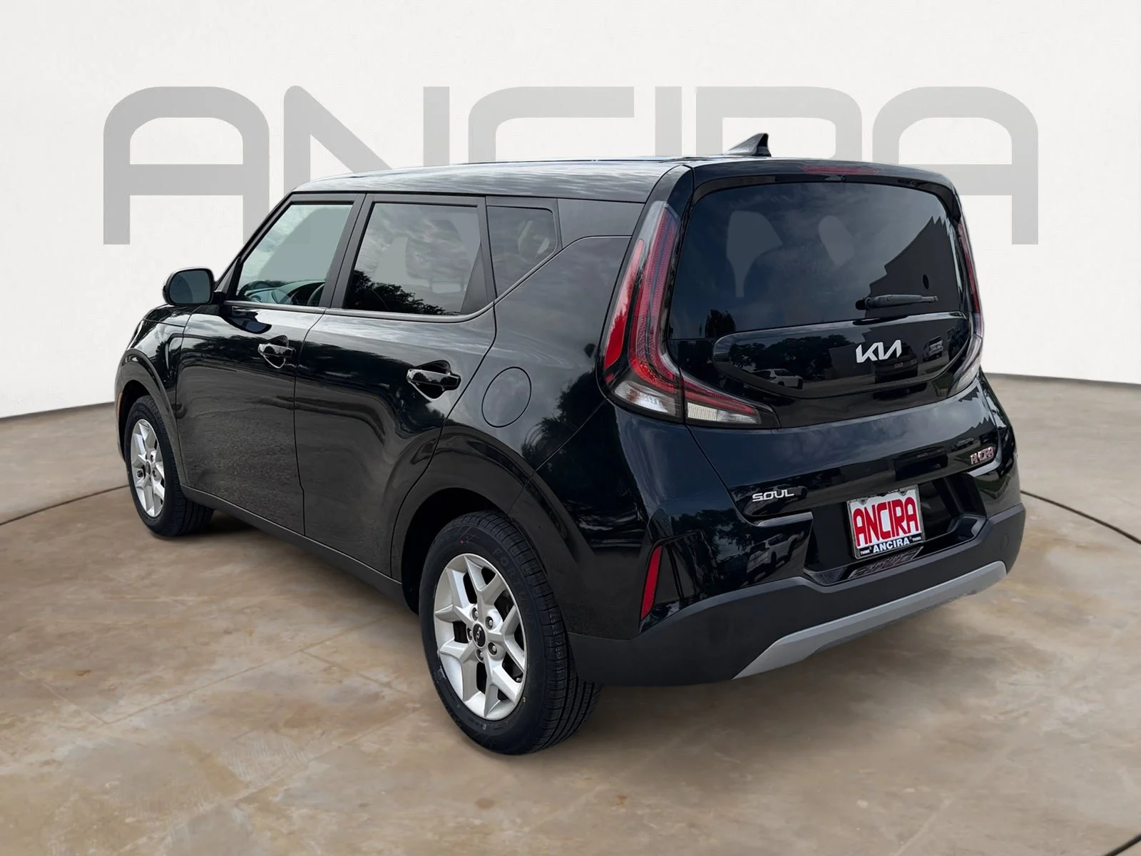 Used 2023 Fusion Black Kia LX image 8