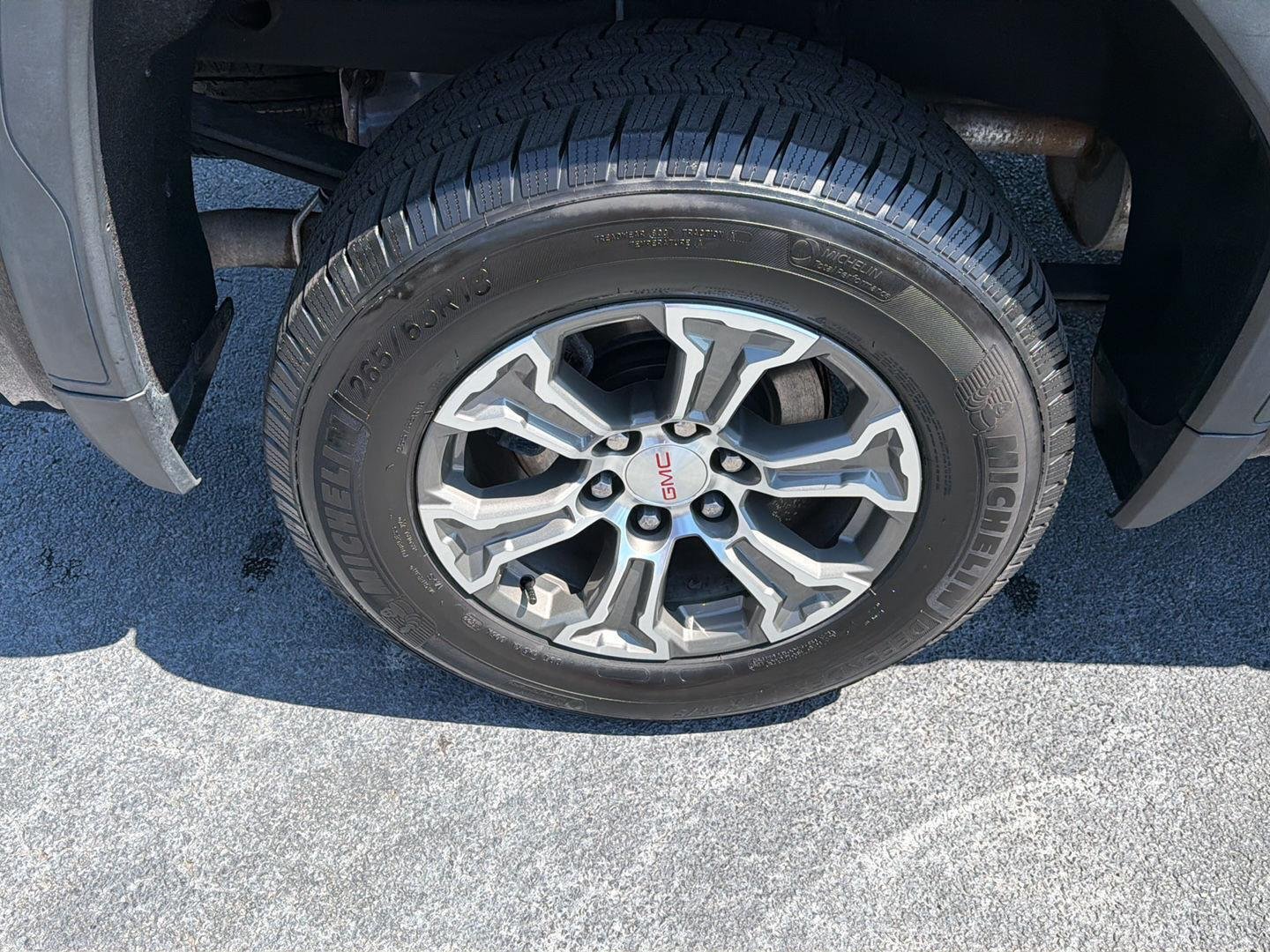 Used 2019 Onyx Black GMC SLT image 39