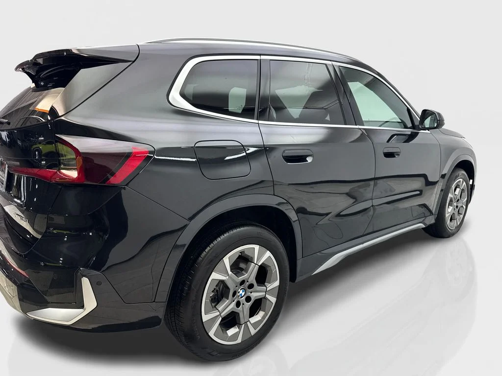 Used 2026 Black BMW xDrive28i image 13