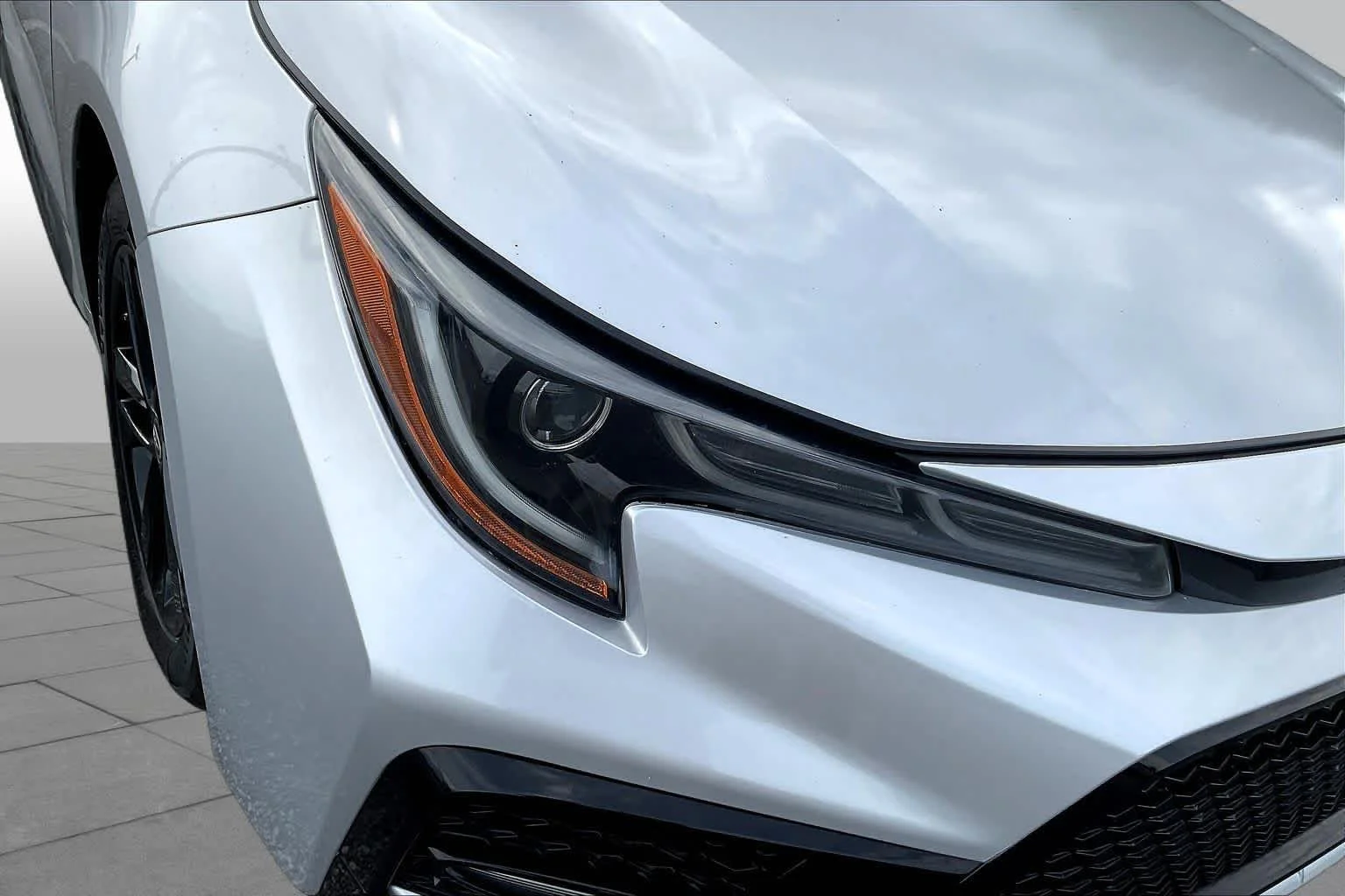 Used 2020 Classic Silver Metallic Toyota SE image 27