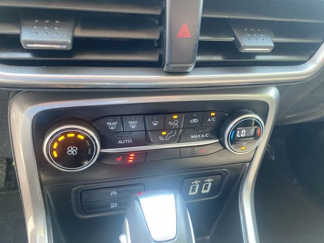 Used 2021 White Ford SE image 19