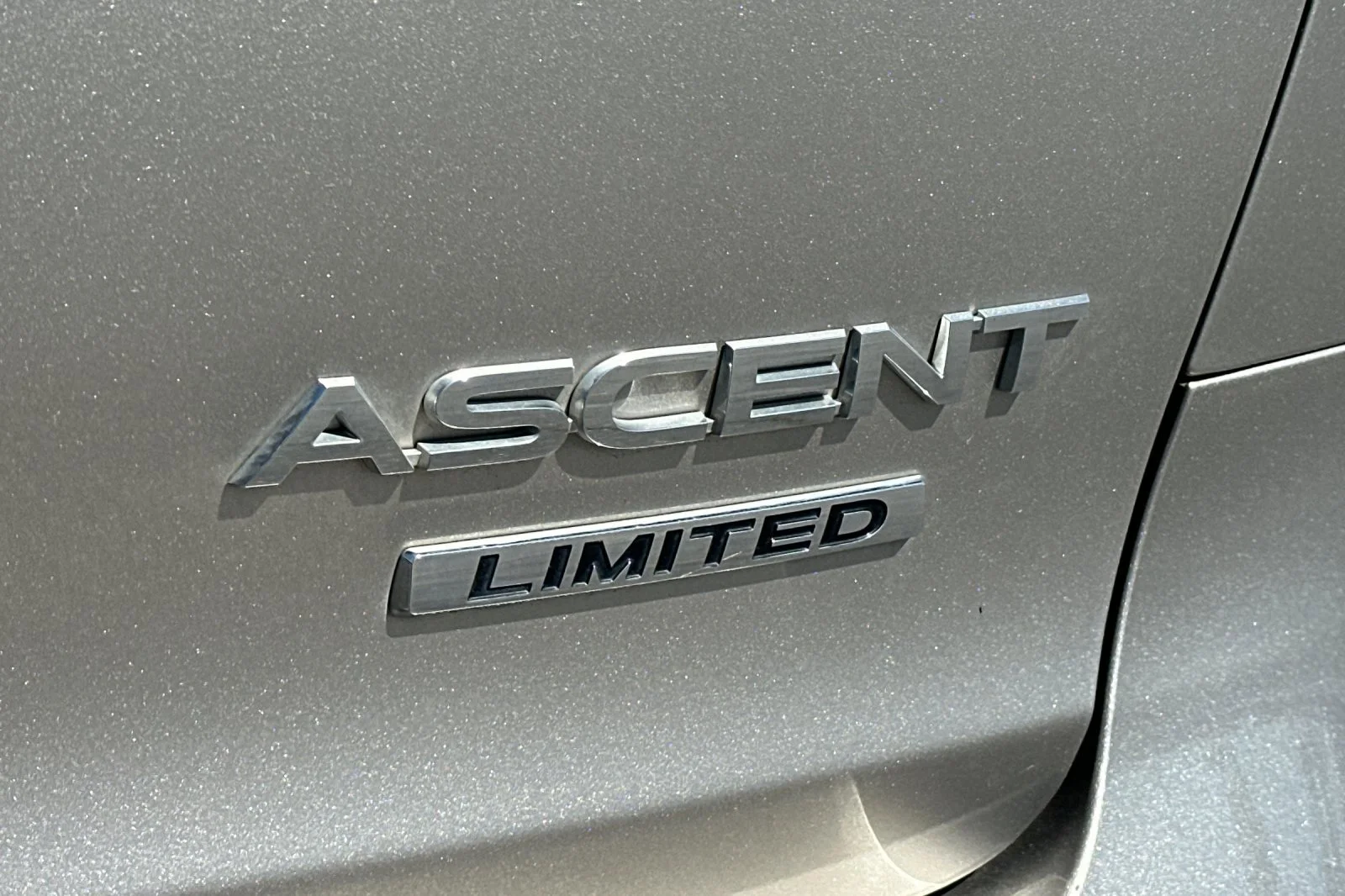 Used 2019 Tungsten Metallic Subaru Limited image 28