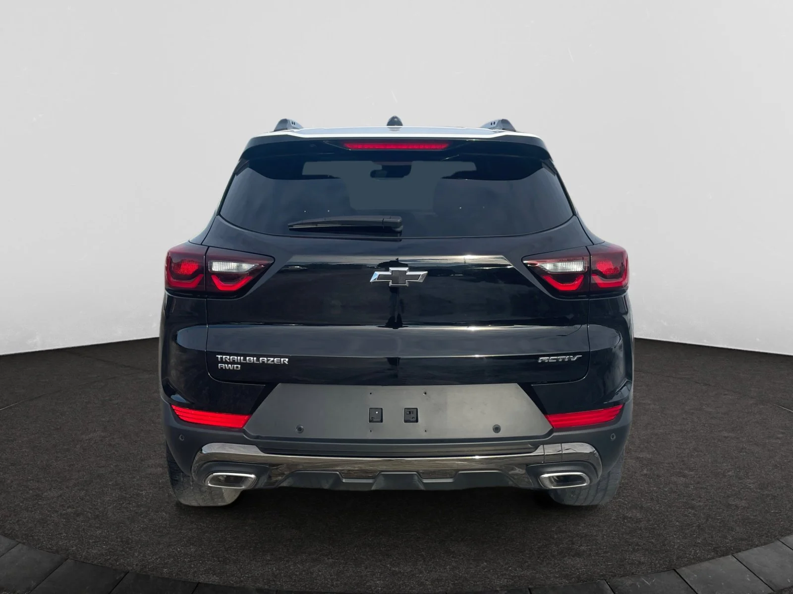 Used 2025 Black Chevrolet ACTIV AWD image 4
